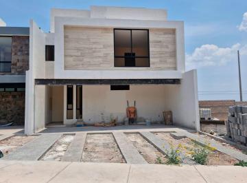 Casa · 191m² · 3 Recámaras · 2 Estacionamientos · Preventa de Casa en Rancho Viejo, Privada a un Costado de La Nueva Vía Alterna a La Zi