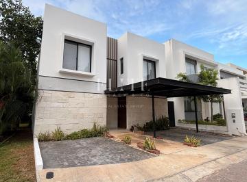 Casa · 4 Recámaras · Casa de 4 Recamaras en Renta en Residencial Aqua