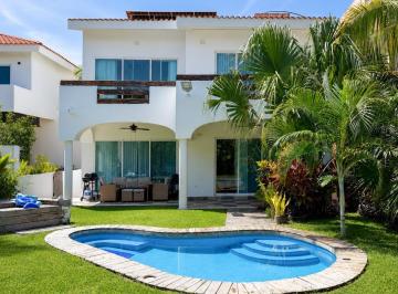 Casa de 4 habitaciones, Solidaridad · Casa en Venta en Puerto Aventuras con Alberca y Paneles Solares