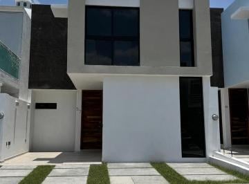 Descubre esta moderna residencia ubicada en Condominio La Fortaleza, una de las  · Casa en Venta en Av Casa Fuerte