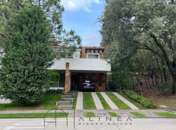 Casa en condominio de 3 habitaciones, Tlajomulco de Zúñiga · Residencia en El Cielo Country Club, Tlajomulco, 4 Recámaras