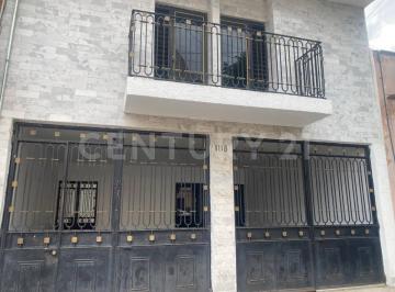 Casa · 343m² · 6 Recámaras · 3 Estacionamientos · Casa en Renta en Colonia Revolucion, Guadalajara.
