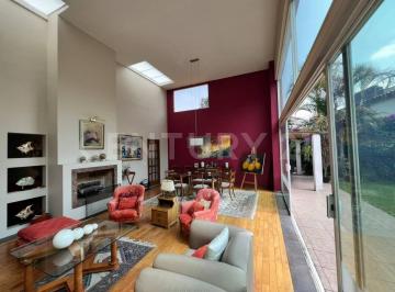 Casa · 520m² · 3 Recámaras · 5 Estacionamientos · Venta de Casa en Fraccionamiento en Valle Escondido, Tlalpan, Cdmx