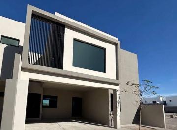 Casa · 244m² · 4 Recámaras · 2 Estacionamientos · Casa en Venta Al Norte de La Ciudad de Torreón