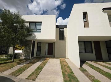 Casa · 3 Recámaras · 2 Estacionamientos · Se Renta Casa en Puerta Natura
