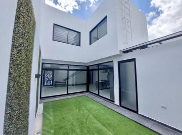 Casa en condominio · 171m² · 3 Recámaras · 2 Estacionamientos · Casa en Venta en Fraccionamiento Sendero del Fresno a 5 Minutos de Galerías Serdán Puebla