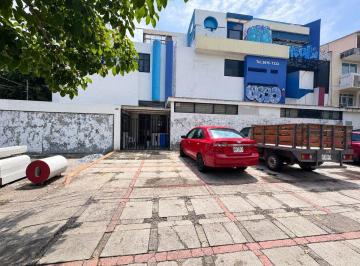 Casa uso de suelo de 8 habitaciones, Guadalajara · Casa en Venta o Renta en Av Américas