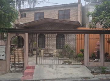 Casa · 210m² · 3 Recámaras · Casa en Venta en Ciudad Satelite, Carretera Nacional, monterrey, Nuevo Leon