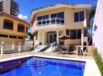 Casa de 5 habitaciones, Zapopan · Casa en Venta en La Estancia, Zapopan, Amplios Espacios y Excelente Ubicación