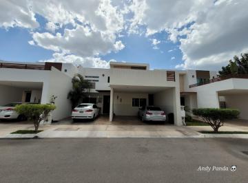 Casa · 309m² · 4 Recámaras · 3 Estacionamientos · Casa en Venta en Privada Av Yucatán de 4 Recámaras - (4)