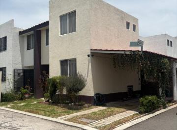 Casa · 101m² · 3 Recámaras · 2 Estacionamientos · Casa en Venta en Quinta Moraleda - (4)