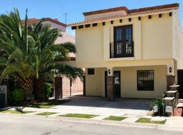 Casa de 2 habitaciones, Juárez · Casa en Renta en Privada Junto a Campos Eliseos