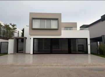 Casa de 4 habitaciones, León · Casa en Venta en El Molino Residencial 4 Recámaras León Guanajuato