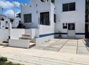 Casa uso de suelo de 3 habitaciones, Mérida · En Renta Casa Para Oficina a m de Prolongación Paseo de Montejo.