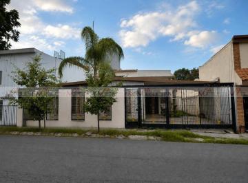 Casa · 293m² · 4 Recámaras · 2 Estacionamientos · Casa en Venta en Burócratas del Estado