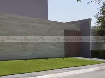 Casa · 427m² · 3 Recámaras · 3 Estacionamientos · Casa en Venta en La Rioja Terrán