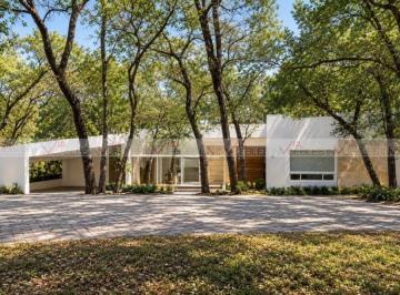 Casa · 939m² · 3 Recámaras · 3 Estacionamientos · Casa en Venta en Sbosques de San Ángel Sector Palmillas