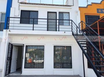 Casa · 130m² · 3 Recámaras · 1 Estacionamiento · Casa en Venta en Cumbres