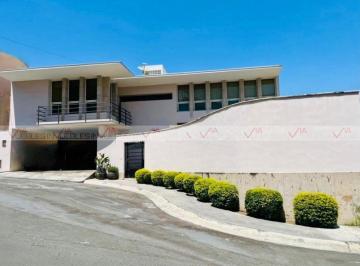 Casa · 400m² · 3 Recámaras · 2 Estacionamientos · Casa en Venta en Colinas de Liverpool