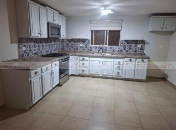 Casa · 117m² · 3 Recámaras · 1 Estacionamiento · Casa en Venta en Las Lomas
