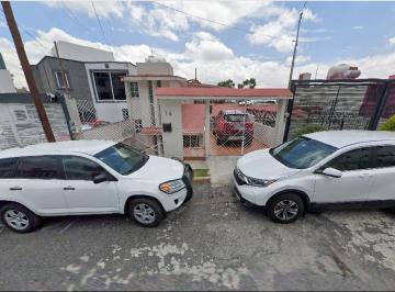 Casa de 3 habitaciones, Naucalpan de Juárez · Casa en Remate Bancario en Cd Brisa Naucalpan Cerca del Parque Naucalli y Plaza Satelite/mex
