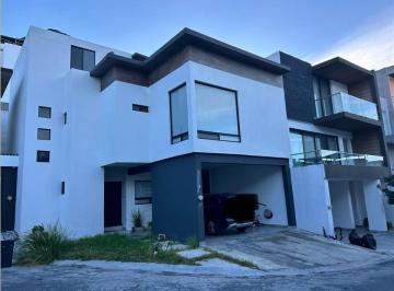 Casa · 198m² · 3 Recámaras · Casa en Venta Paseo del Vergel Monterrey Nuevo Leon