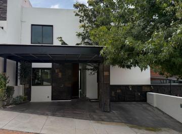 Casa de 3 habitaciones, Morelia · Casa en Renta o Venta en Puerta Tres Marías Sur Morelia