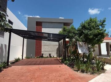 Casa de 3 habitaciones, Benito Juárez · Casa en Venta Lagos del Sol | Nueva, Alberca, Área Verde y Opción a 4ª Recámara
