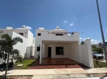 Casa · 165m² · 3 Recámaras · 2 Estacionamientos · Casa en Renta en Gran Santa Fe