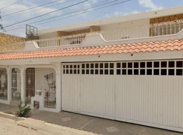 Casa de 5 habitaciones, Mazatlán · Casa en Venta en Valle Dorado II, Mazatlán, Sinaloa.