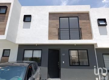 Casa · 99m² · 2 Recámaras · 2 Estacionamientos · Casa en Renta en Zizana, El Marques, Queretaro