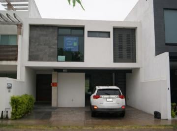 Casa en condominio de 4 habitaciones, León · Casa Seminueva en Renta. 4 Recamaras c/u con Baño Completo, Frente a Areaverde.