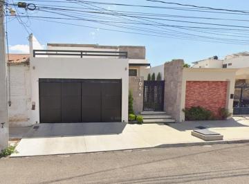 Casa de 3 habitaciones, Navojoa · Venta de Hermosa Casa Ubicada en Constitucion, Navojoa, Sonora!