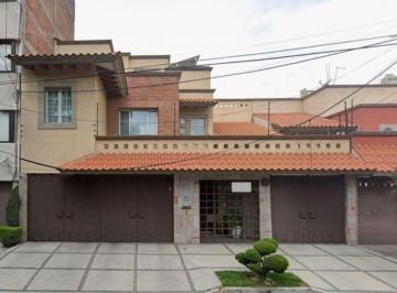 Casa de 5 habitaciones, Coyoacán · Casa en Venta! Calle Vicente Guerrero, del Carmen, Coyoacan, Cdmx. ¡Gran Oportunidad!