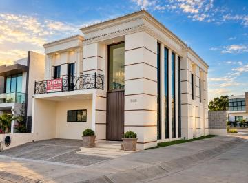 Casa de 3 habitaciones, Mazatlán · Casa en Venta en Esquina en Coto Platino