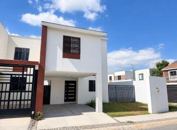 Casa · 200m² · 3 Recámaras · 2 Estacionamientos · Rmc Casa en Renta en Lomas Sector Jardines, Garcia, N. L.