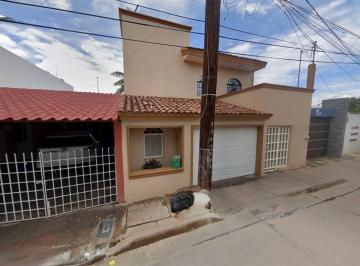 Casa de 4 habitaciones, Navolato · Casa en Venta en Antonio Yamaguchi González, Navolato, Sin.
