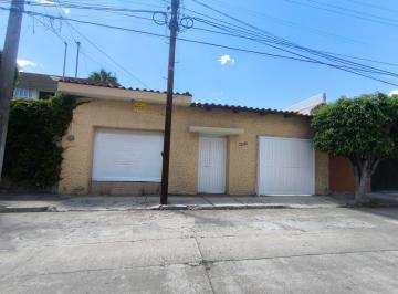 Casa de 3 habitaciones, Irapuato · Venta de Casa en Los Eucaliptos