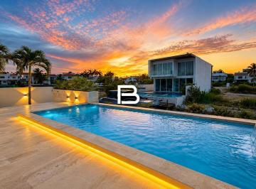 Casa · 825m² · 4 Recámaras · 4 Estacionamientos · Casa en Isla Dorada