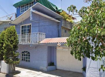 Casa de 3 habitaciones, Venustiano Carranza · Casa en Venta en Ampliación Caracol, Venustiano Carranza, Ciudad de México.