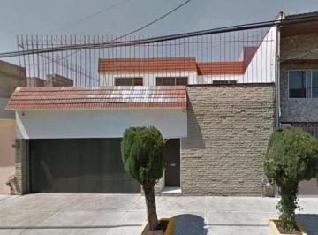 Casa de 5 habitaciones, Toluca · Casa en Toluca, Estado de México. ¡Súper Precio!