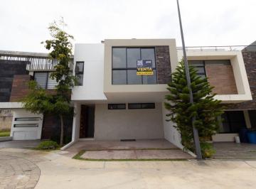 Casa en condominio · 190m² · 3 Recámaras · 2 Estacionamientos · Casa en Venta Capital Norte Coto Cerezos Int 69