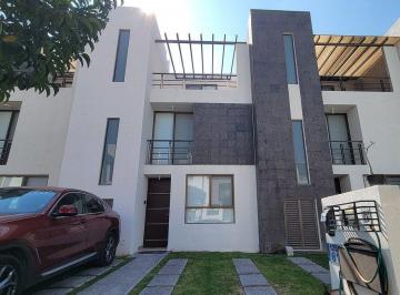 b7363f3e01fa882fd8a25cee7b70287087667a340f952141e7833774d1978226 · Casa en Renta en Condiminio Residencial del Parque