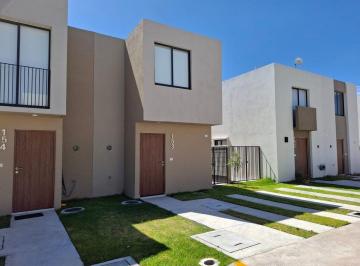 59ca869e8008974d67dee95f9a0d8d51367038702988c8519452b341dc6e2bc5 · Casa en Venta en El Marqués