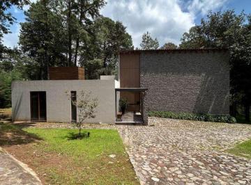 Casa · 220m² · 3 Recámaras · 7 Estacionamientos · Cabaña en Venta en Hacienda San Francisco, Tapalpa, Jalisco.