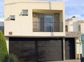 38578ed2630931d7efd1adff8a9cafd2bc137e31d36cd31096ff7a1386053e1f · Casa en Venta en Fracc. Villa Magna