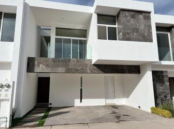 90c78e01a4a30dc5597689d160311058eb4e0e567b445d2c010bded5948b1d7c · Casa Amueblada en Renta en Punto Sur