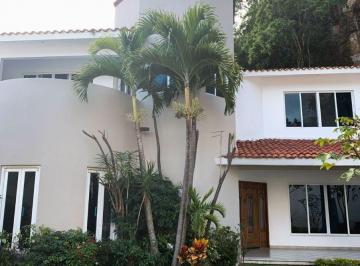 Casa de 7 habitaciones, Cuernavaca · Residencia en Venta en Fraccionamiento La Cañada Cuernavaca