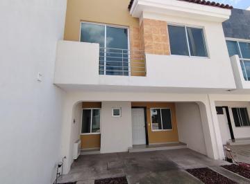Casa · 147m² · 4 Recámaras · 2 Estacionamientos · Casa en Colonia Altavista 3 Recámaras 2 Niveles