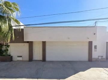Casa de 5 habitaciones, Torreón · Casa en Torreón, Coahuila. ¡Súper Precio!